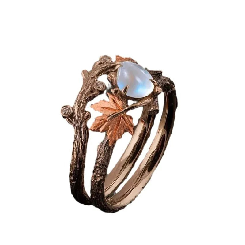Ysia – Anillo de piedra lunar en diseño natural