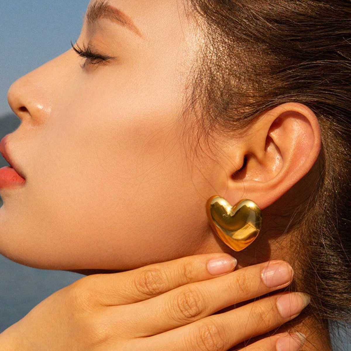 Pendientes amplios en forma de corazón