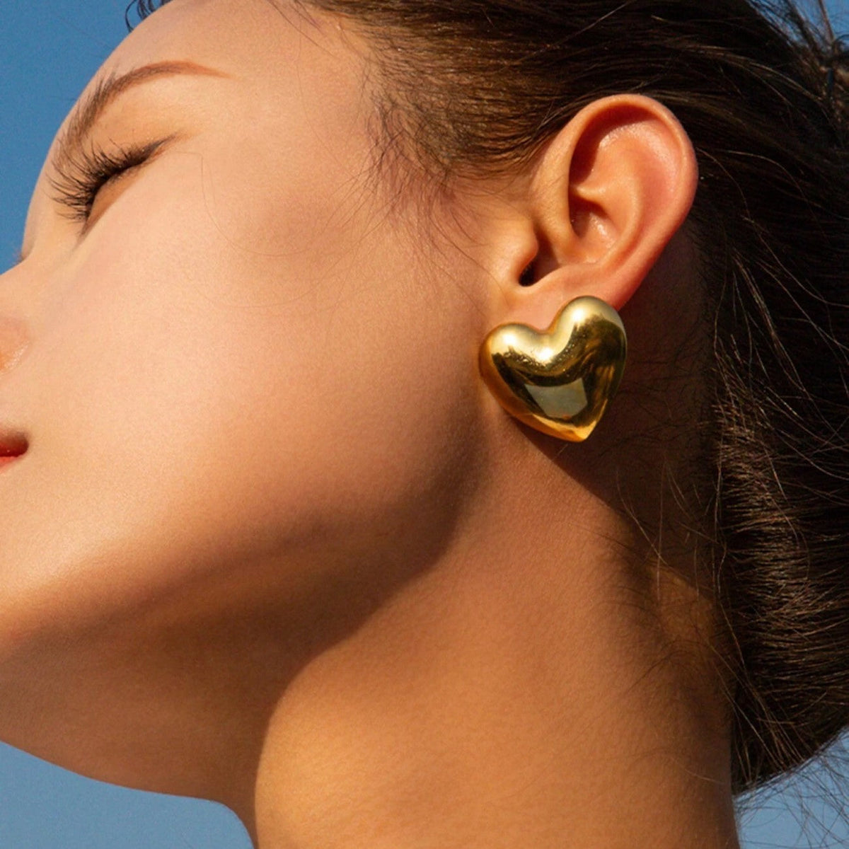 Pendientes amplios en forma de corazón