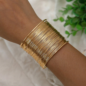 Nadine – Pulsera dorada de diseño vintage