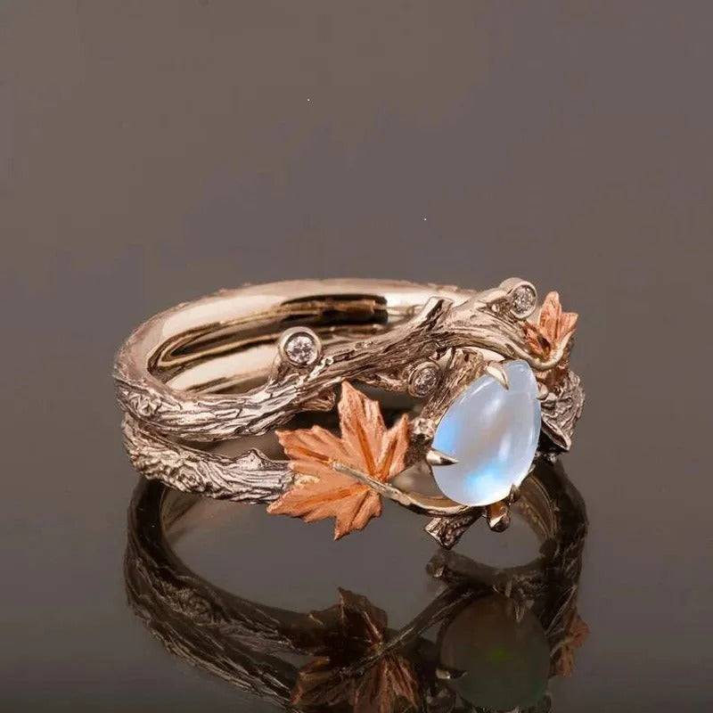 Ysia – Anillo de piedra lunar en diseño natural