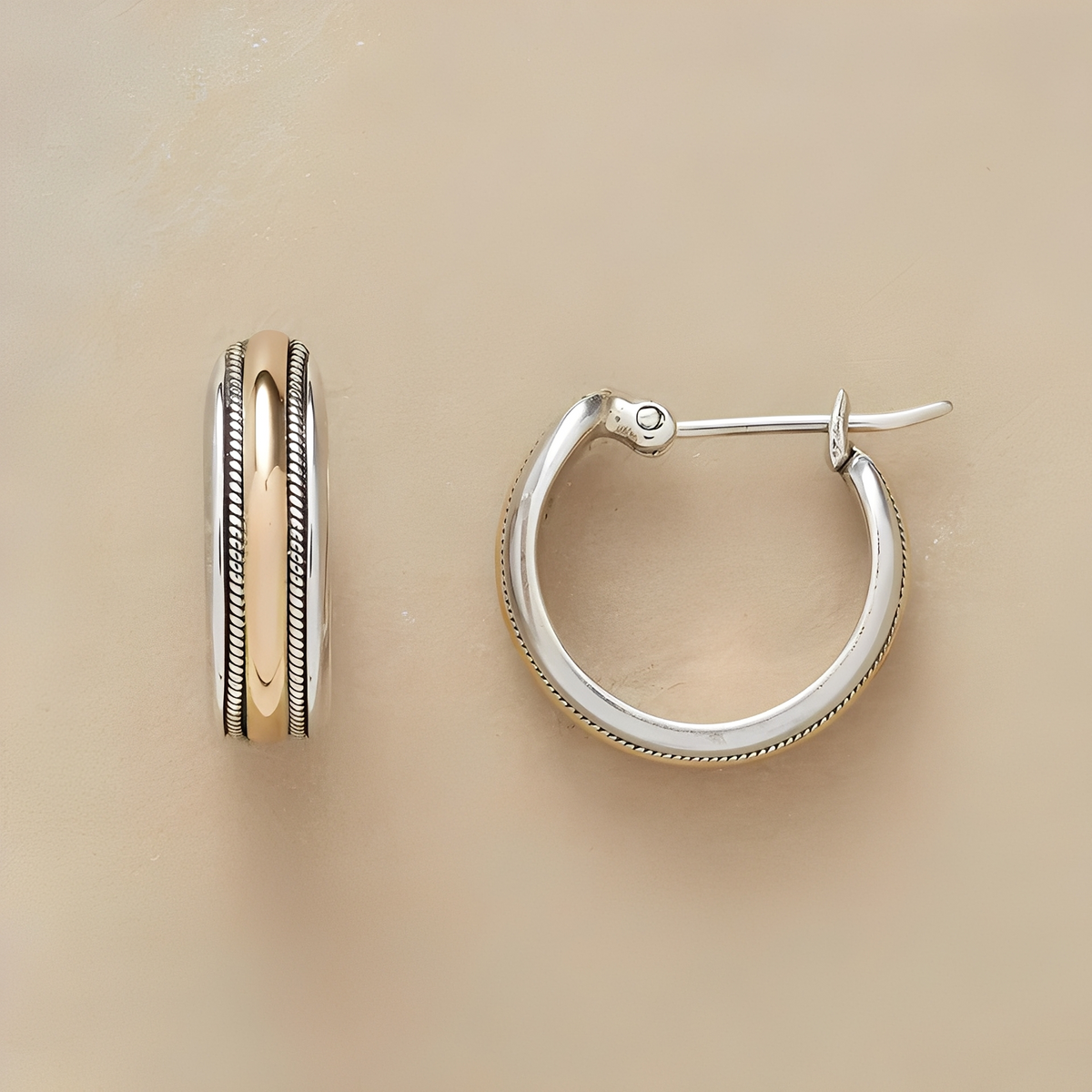 Lea – Aros de plata con línea dorada de estilo vintage