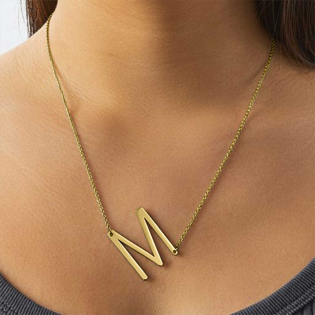 Inez – Collar con inicial personalizada