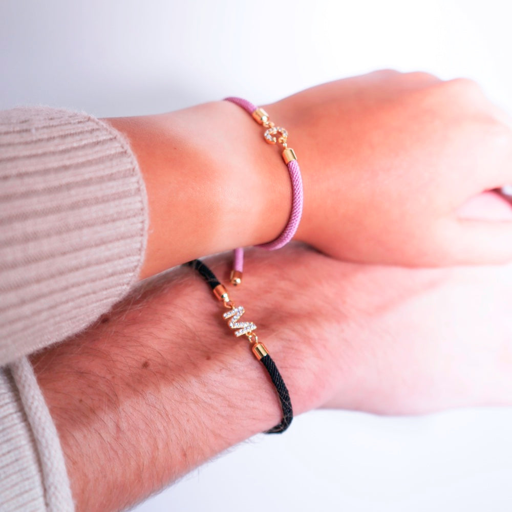 Calla – Pulsera ajustable con inicial personalizada