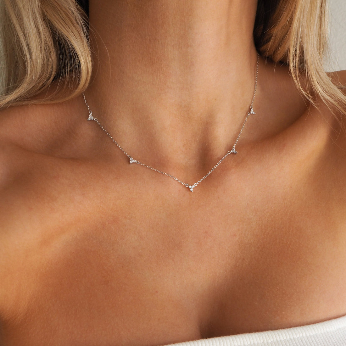 Collar de Plata con Cristales en Racimo
