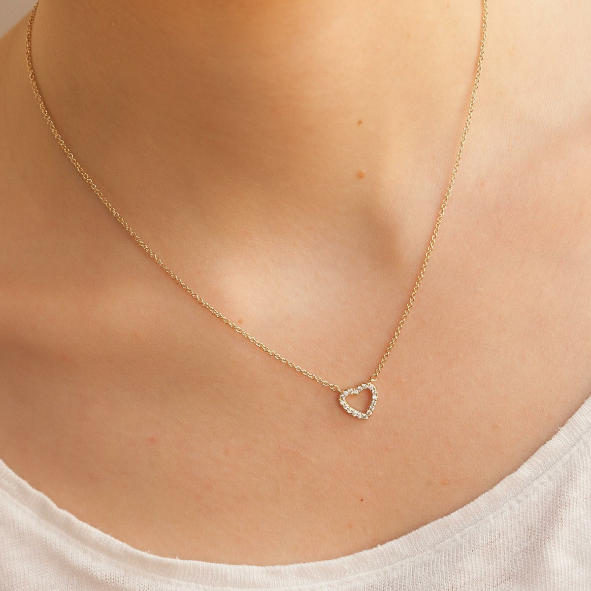 Collar pequeño de amor - Collar en forma de corazón con oro y diamantes
