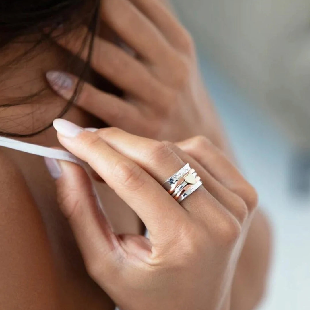 Amara – Anillo giratorio con forma de corazón