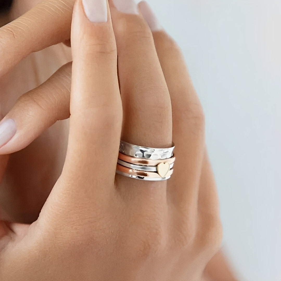 Amara – Anillo giratorio con forma de corazón