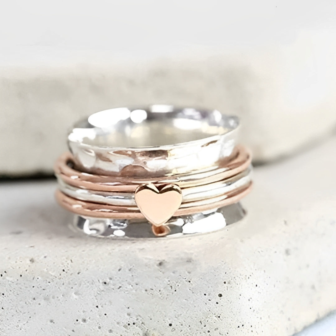 Amara – Anillo giratorio con forma de corazón