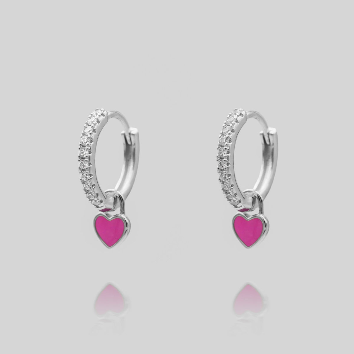 Gabby – Pendientes huggies con diseño de corazón
