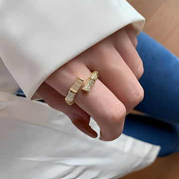 Lysiane – Anillo ajustable con diseño de bambú dorado