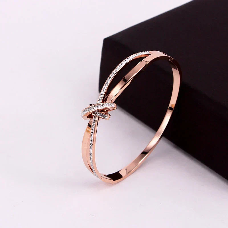 Dalia – Brazalete Nudo Sofisticado
