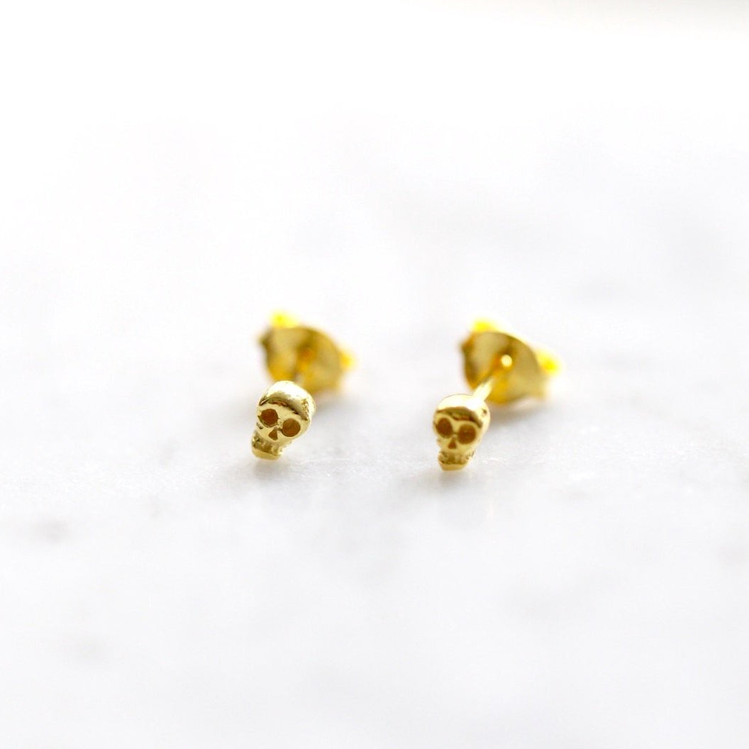 Reem - Pendientes diminutos de calavera