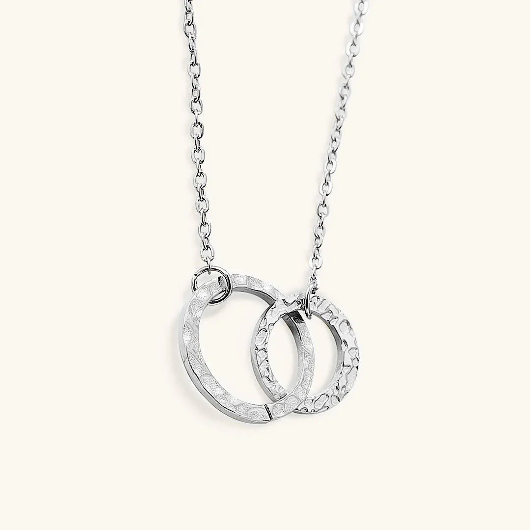 Isabelle – collar hoop en oro sofisticado