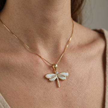 Siena – Collar con libélula en oro y ópalo