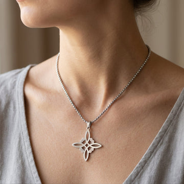 Morwen – Collar con nudo protector de bruja