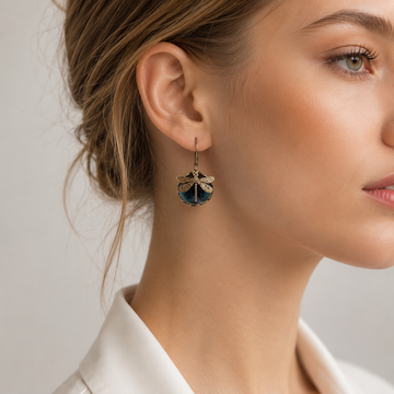 Elandra – Pendientes en forma de esfera de libélula en oro envejecido
