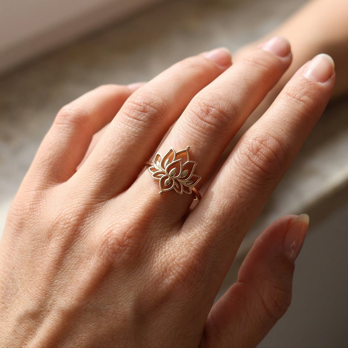 Flor de Loto - Anillo Sutil