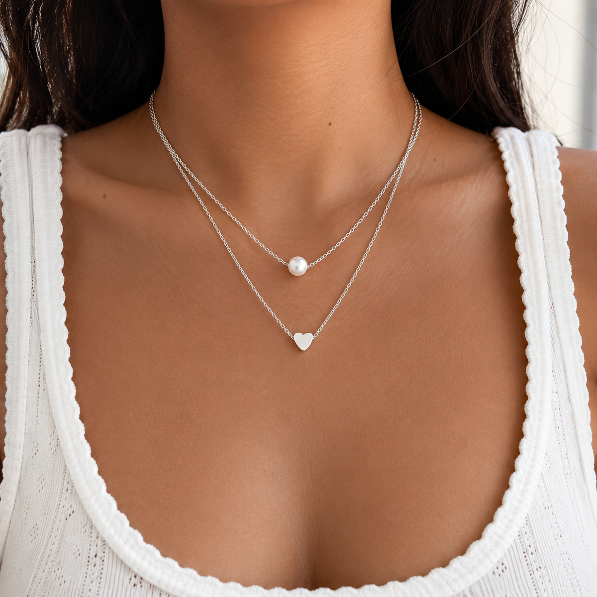 Julia – Collar Elegante de Perlas y Corazones