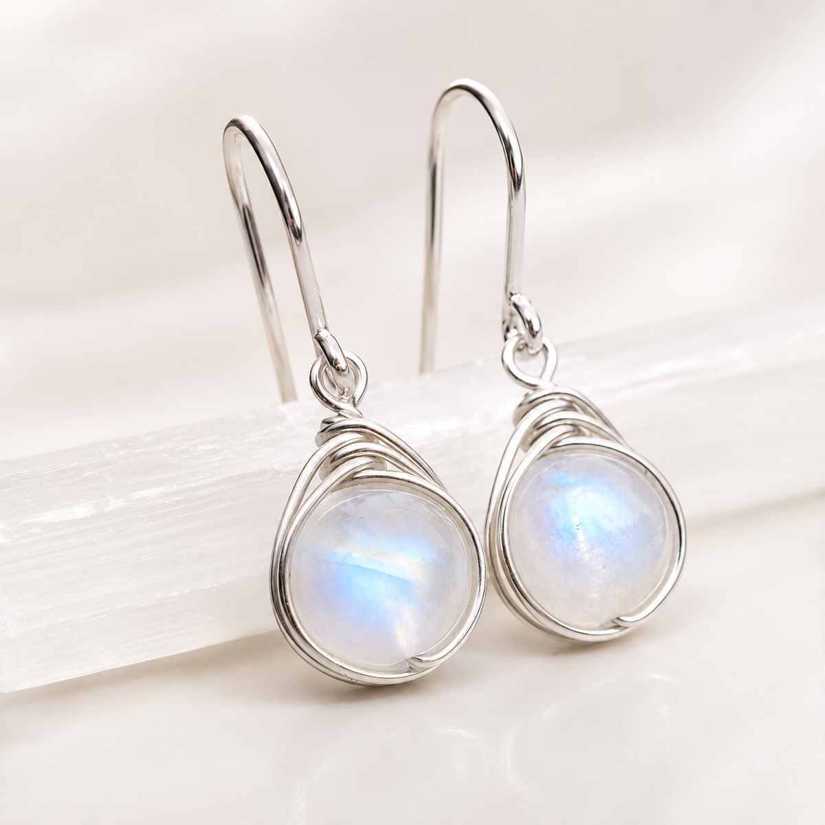 Aylin – Pendientes colgantes boho con piedra lunar