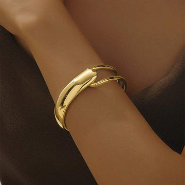 Alyssa – Pulsera dorada elegante