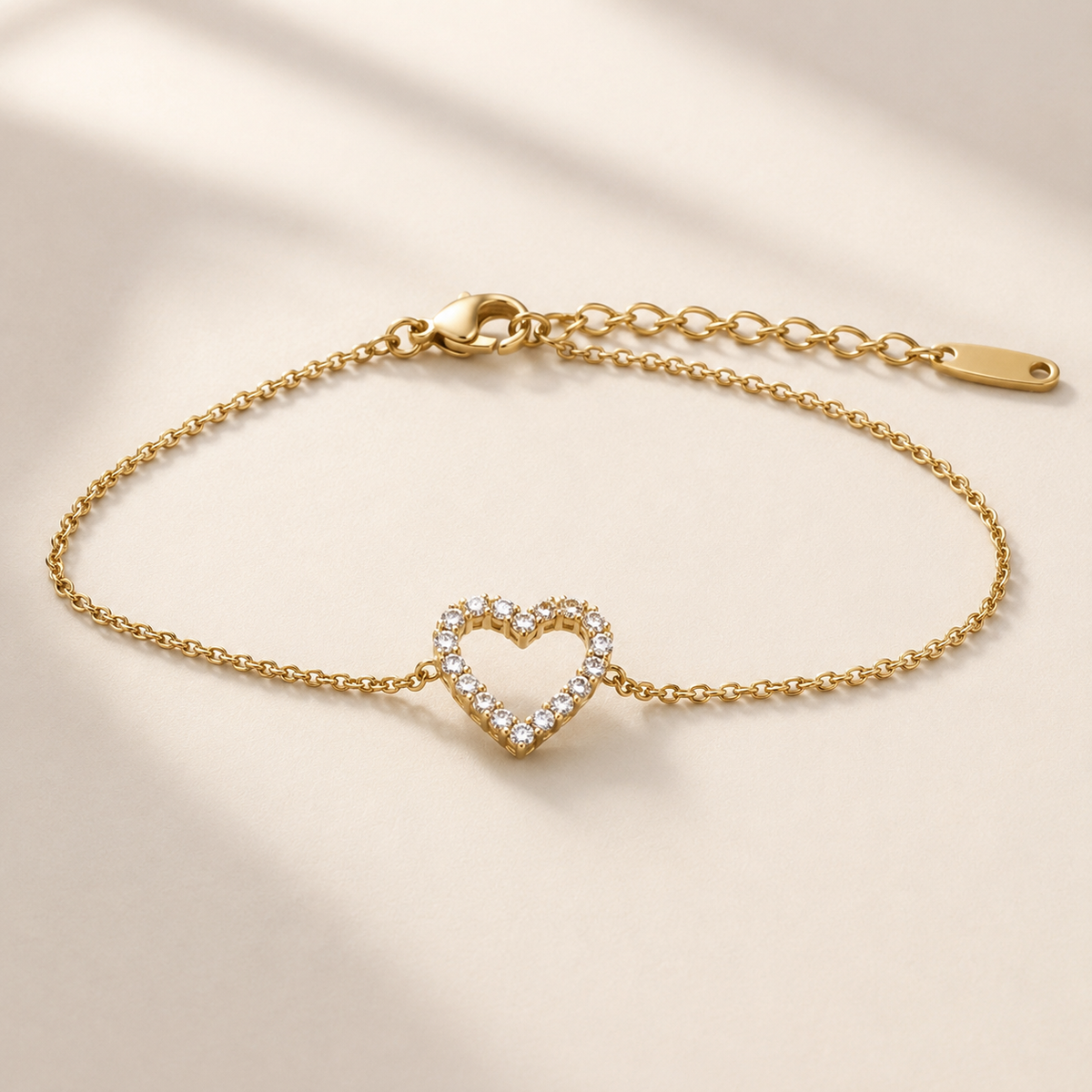 Pulsera de corazón abierto dorado