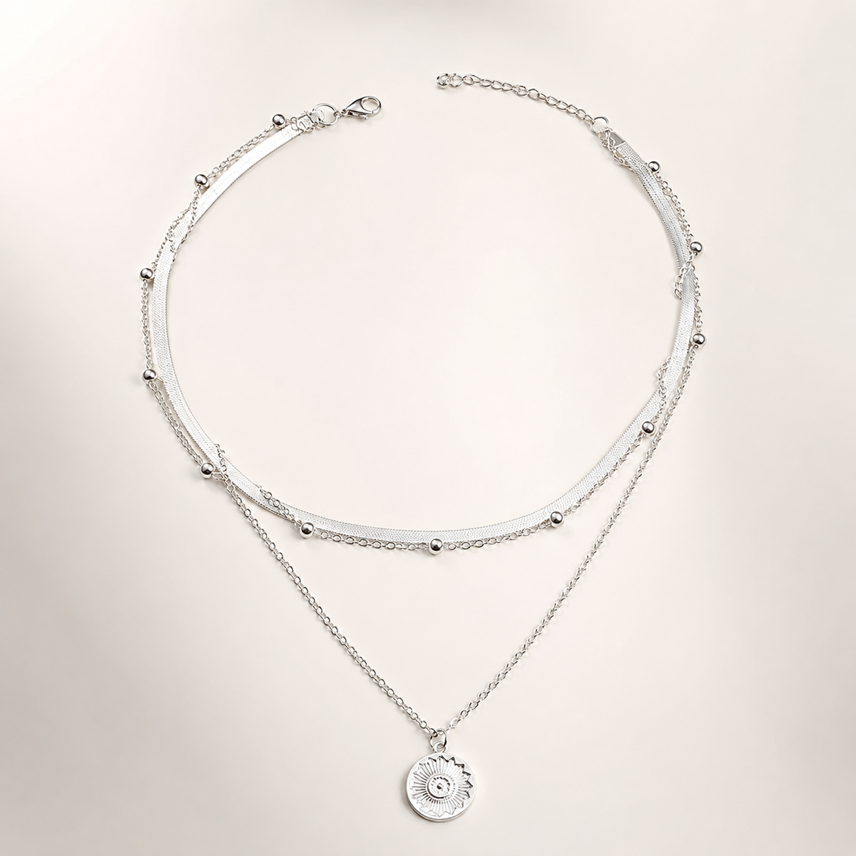 Brillo Elegante – Collar Clásico de Plata