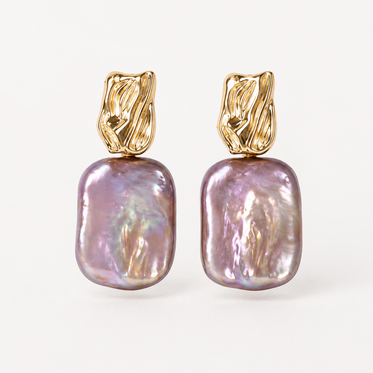 Aiah – Pendientes dorados con bellas perlas barrocas