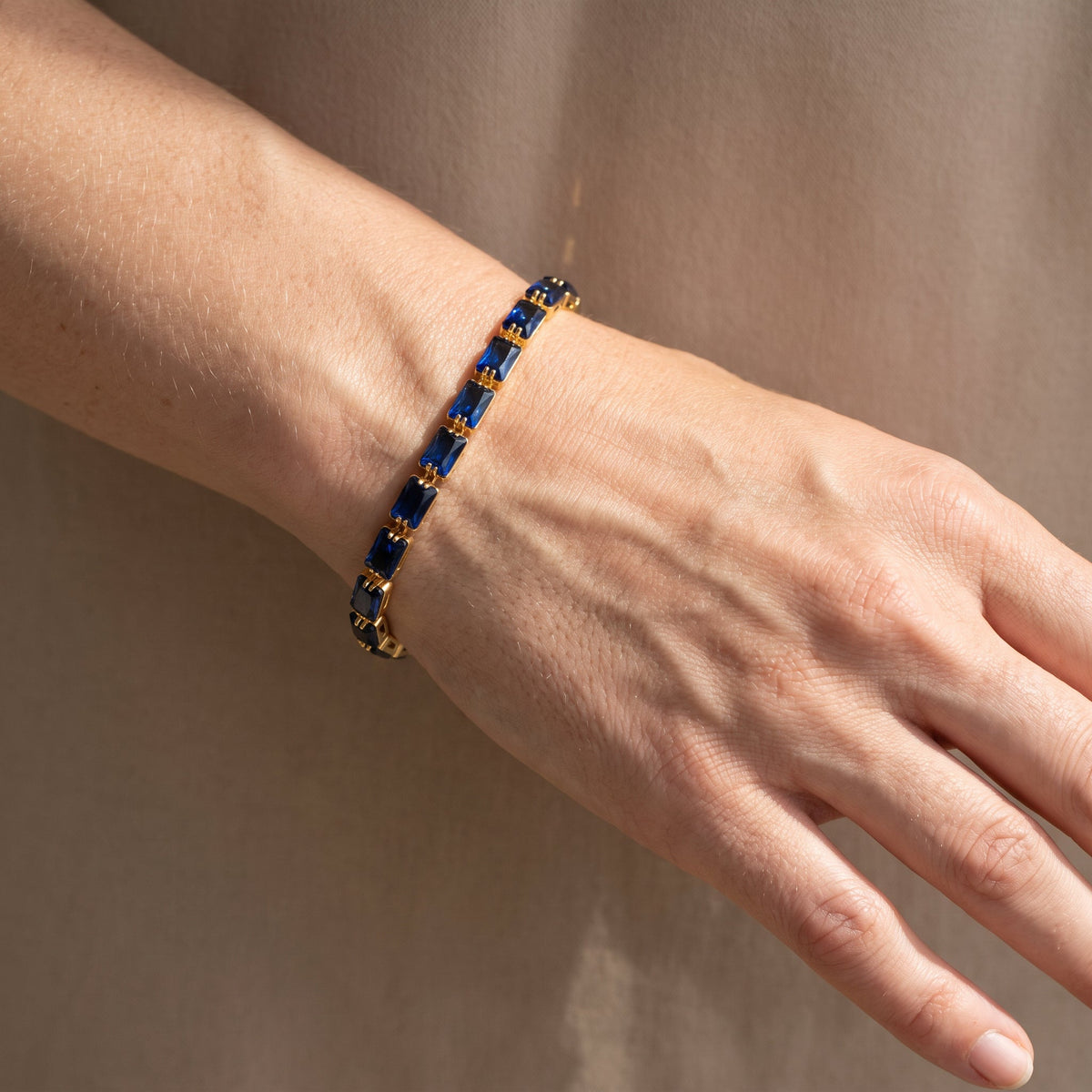 Mireda – Pulsera Dorada Thalindra
