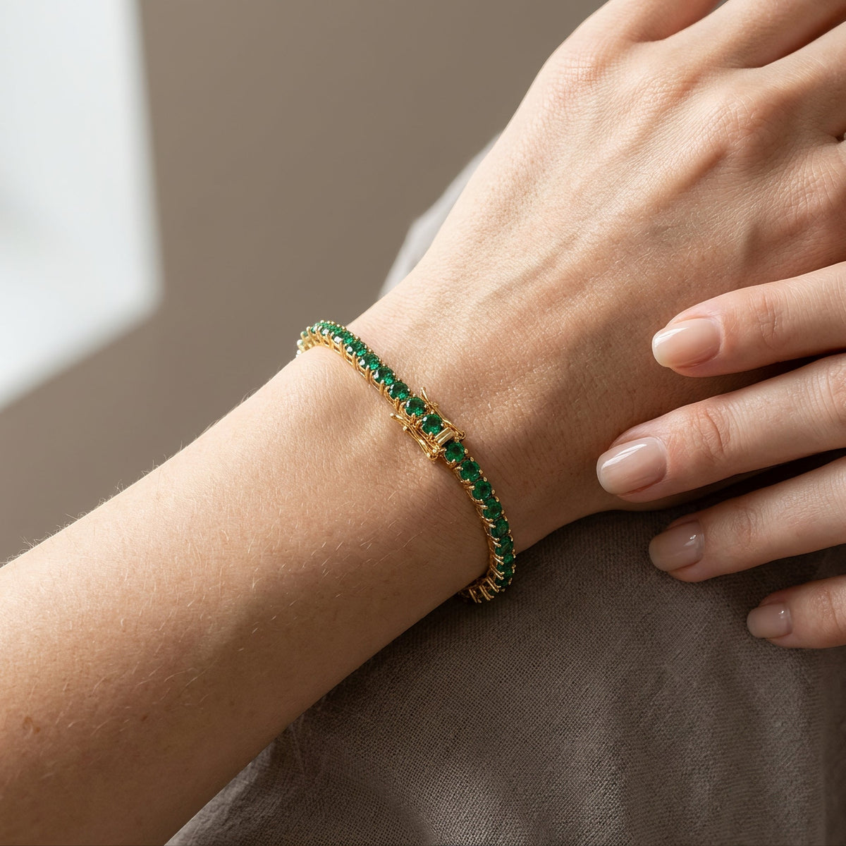 Aliona – Pulsera dorada Virelli sofisticada