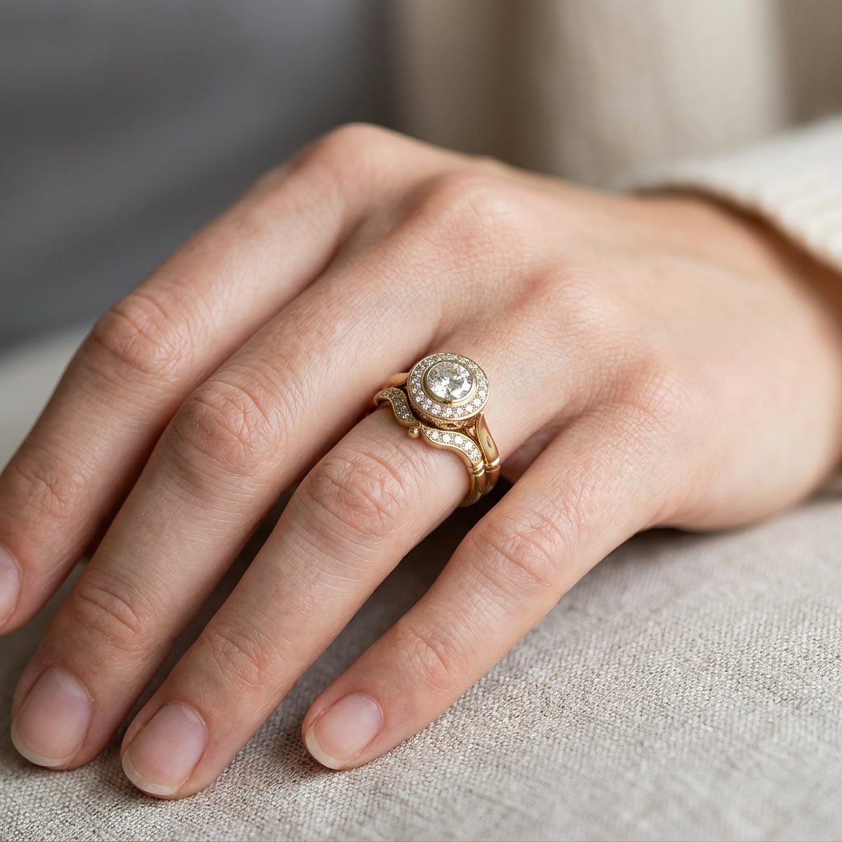 Beatrice – Conjunto de Anillos de Oro Vintage con Circonio