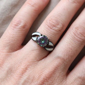 Mirella – Anillo arcoíris en ópalo y topacio