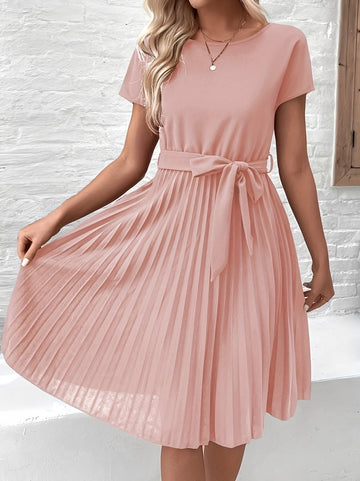 Meza - Vestido Midi Plisado con Cinturón y Manga Corta