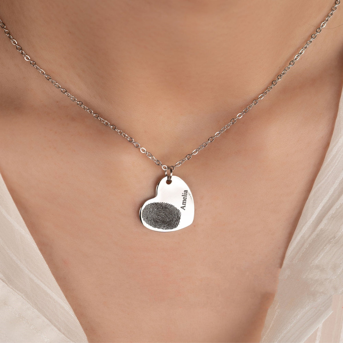 Collar con forma de corazón - Huella dactilar y nombre personalizado