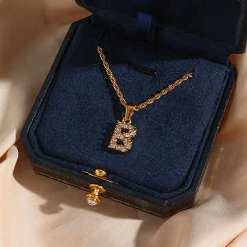 Maeve - Collar de diamantes con letras iniciales