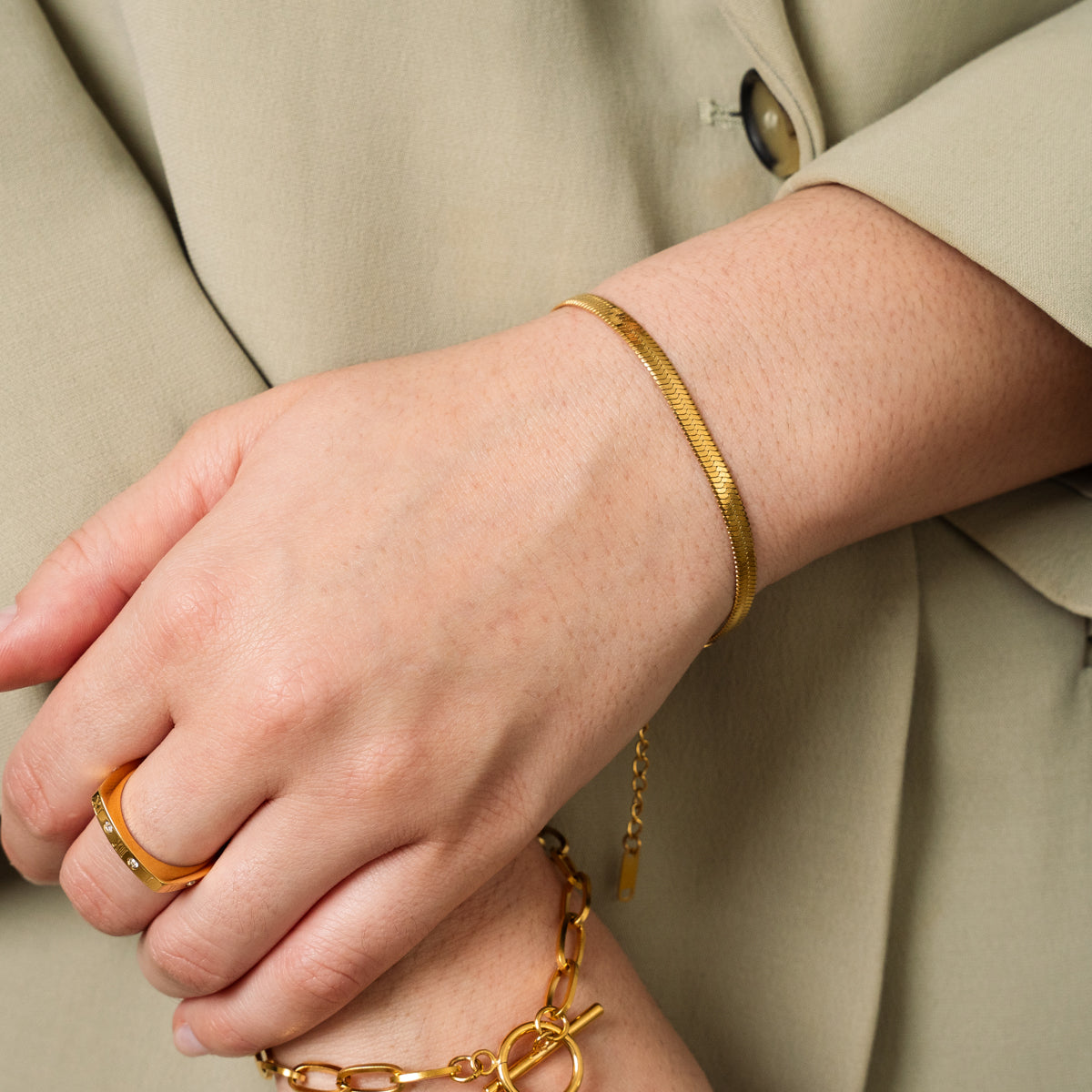 Livia – Pulsera serpiente dorada chic