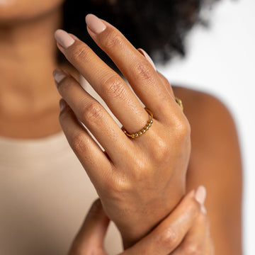 Neri – Anillo antiestrés ajustable con perlas