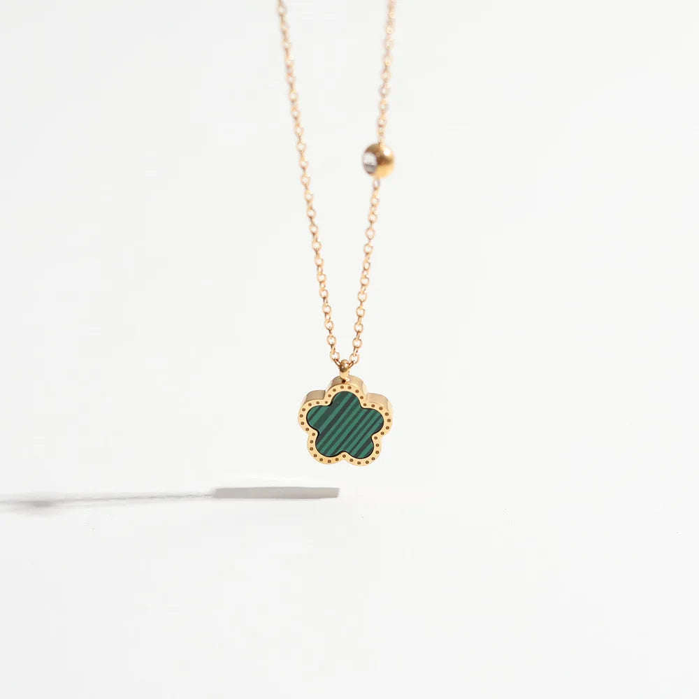 Trébol de cinco hojas - Collar de florecitas de trébol