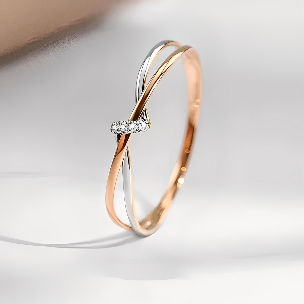 Eleane – Anillo Infinito Bicolor Sofisticado