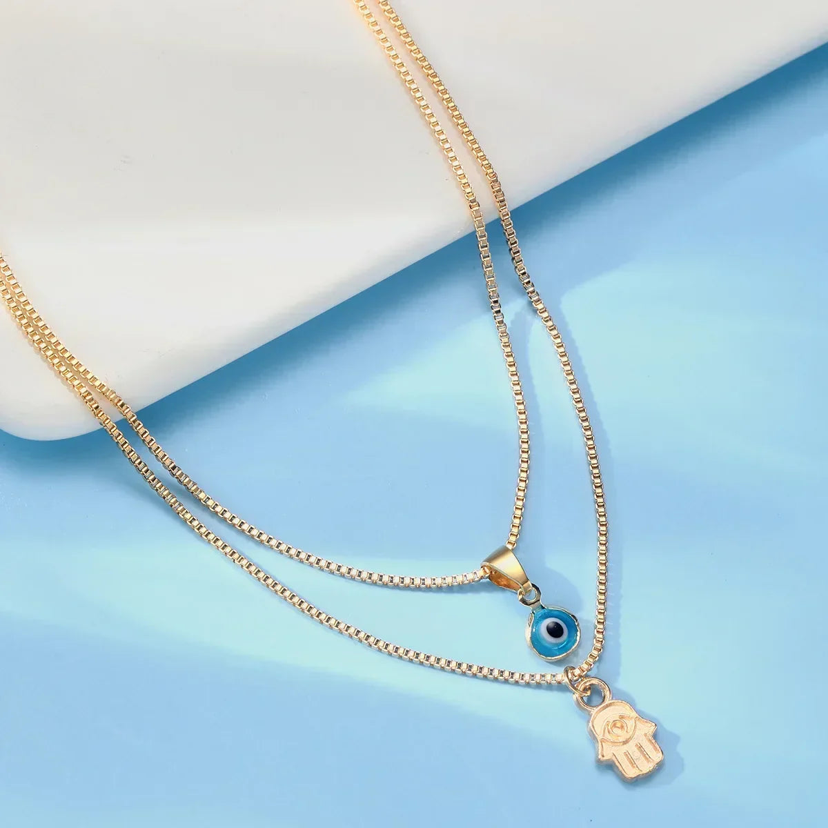 Sahar – Collar de dos filas con símbolo protector