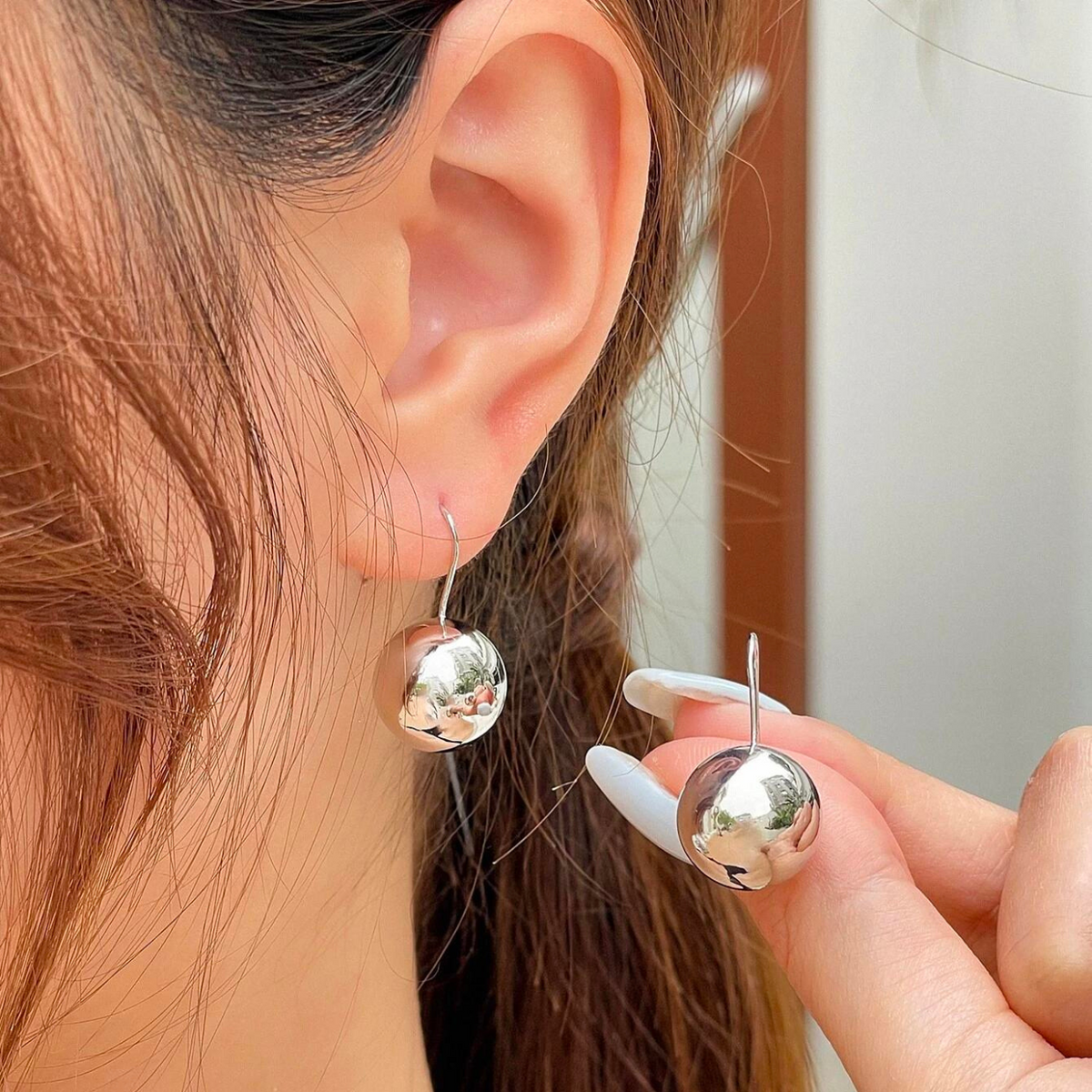 Pendientes de bola - Ganchos de oreja redondos luminosos