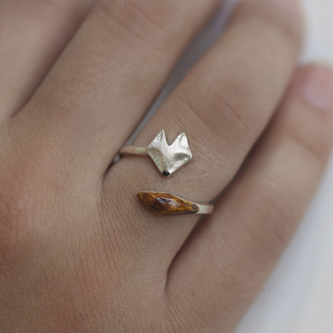 Anillo regulable de madera - Anillo con cara de zorro en tono plateado