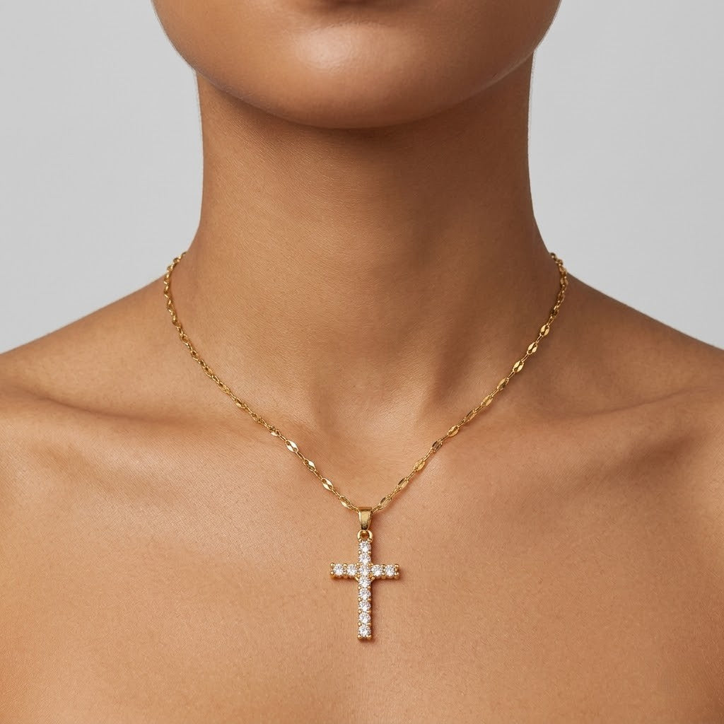 Noah – Collar dorado con cruz de circonita