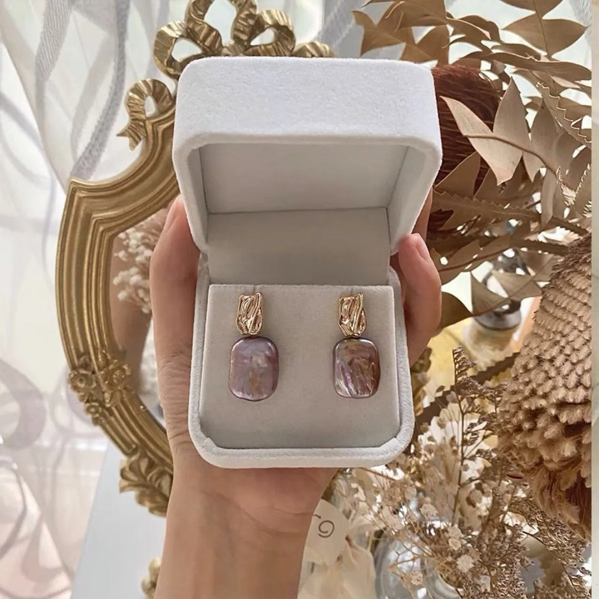 Aiah – Pendientes dorados con bellas perlas barrocas