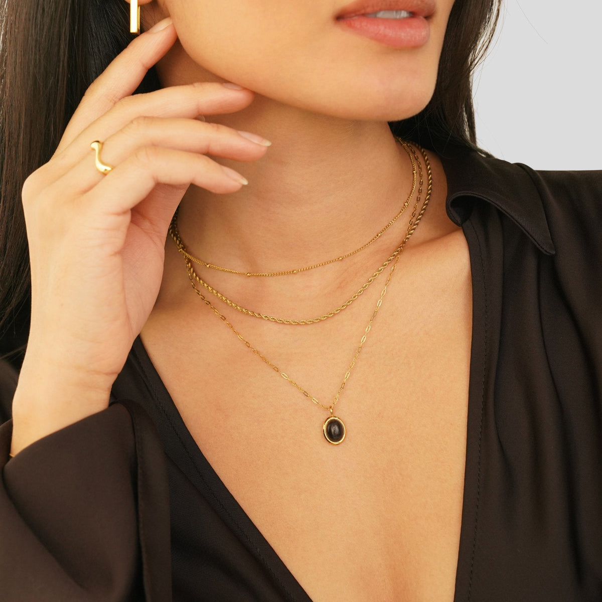 Euphrosyne - Collar de ónice oscuro