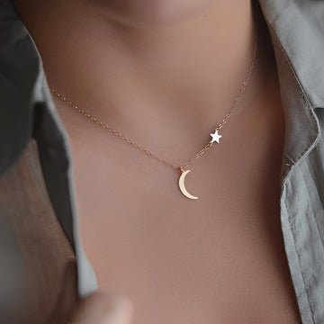 Lunaria – Collar Poético de Estrella y Luna