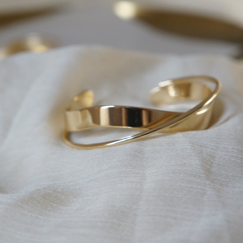 Liora – Pulsera minimalista resplandeciente