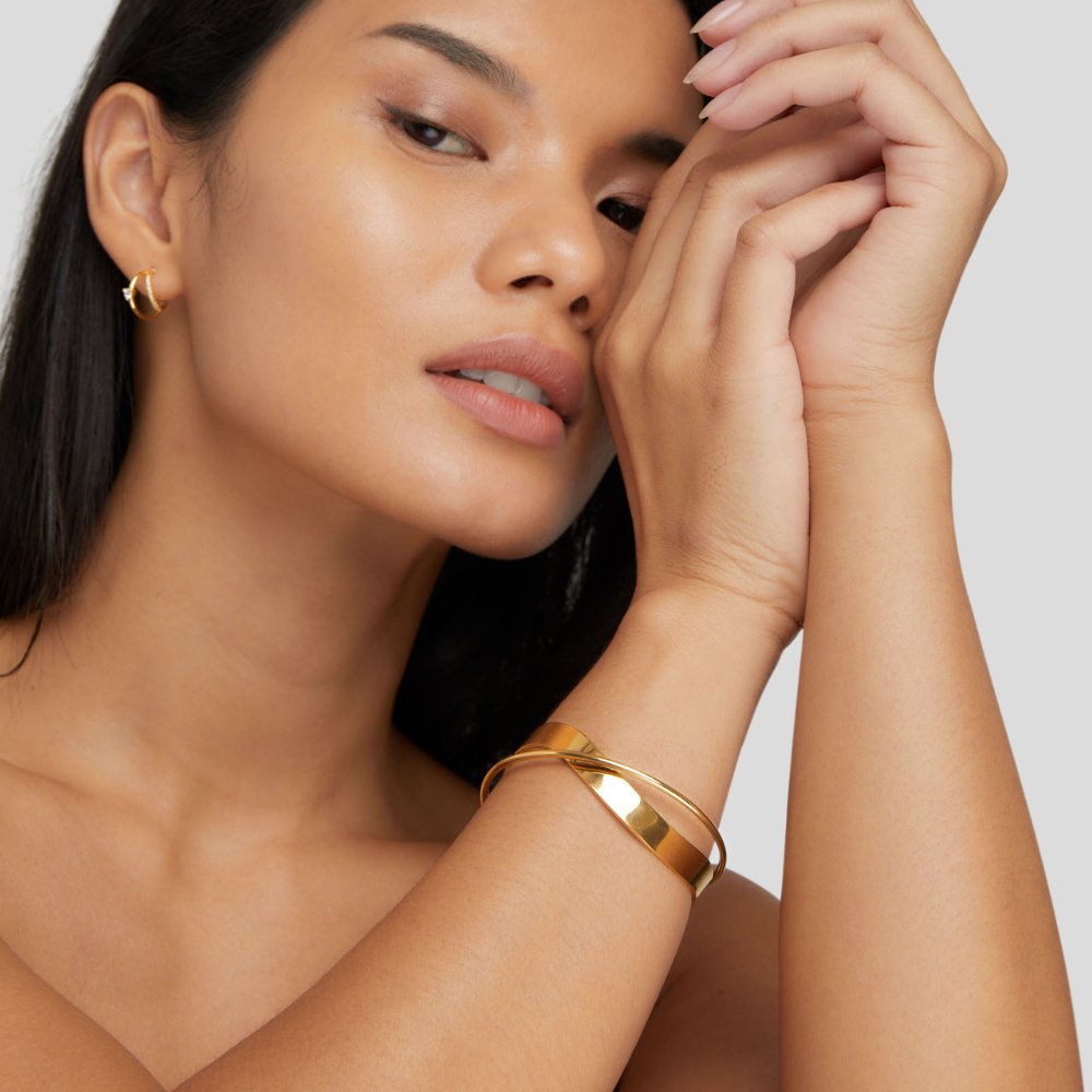 Arielle – Brazalete refinado dorado