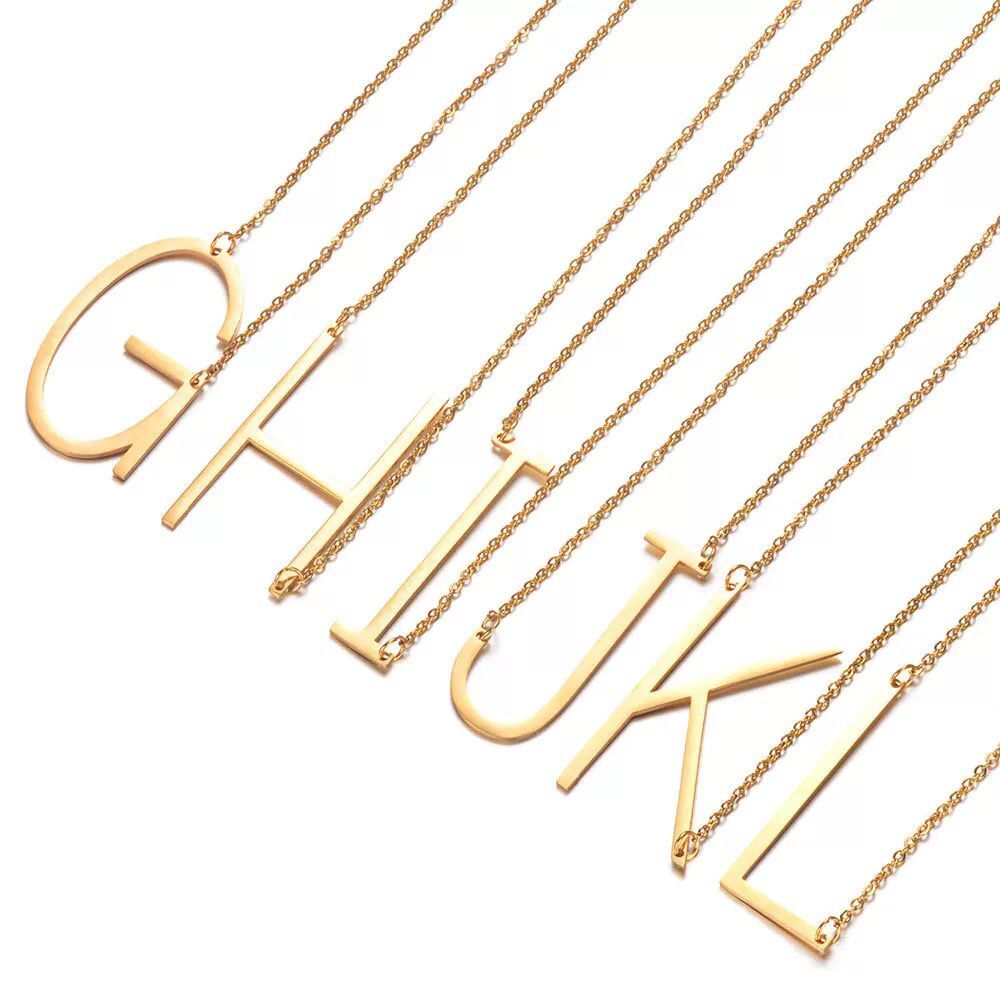 Inez – Collar con inicial personalizada