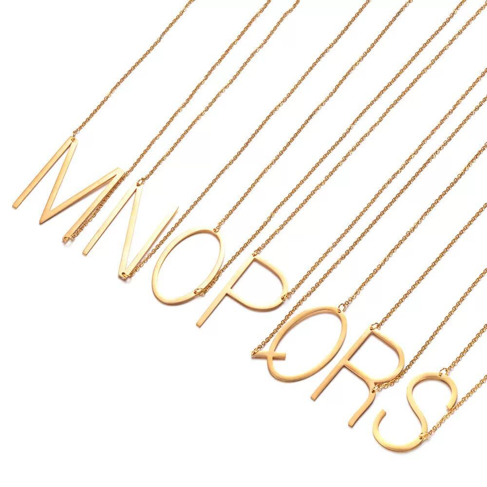 Inez – Collar con inicial personalizada